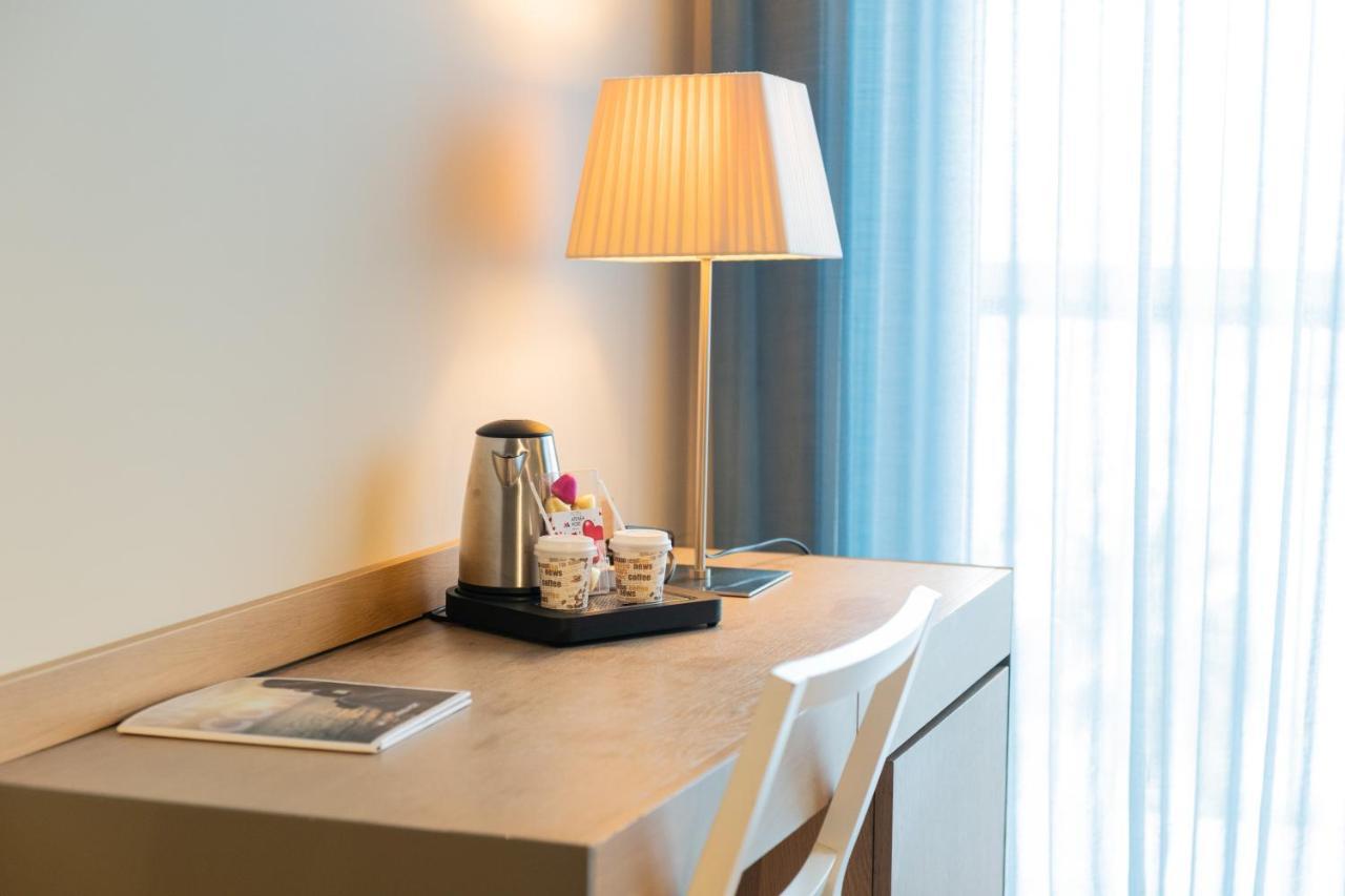 อาเตเนีย พอร์ต บาร์เซโลนา มาตาโร Hotel ภายนอก รูปภาพ